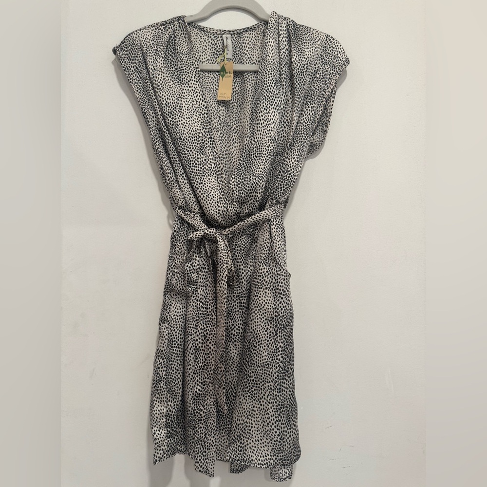 NWT Medium Final Touch Black and White Patterned Midi Dress